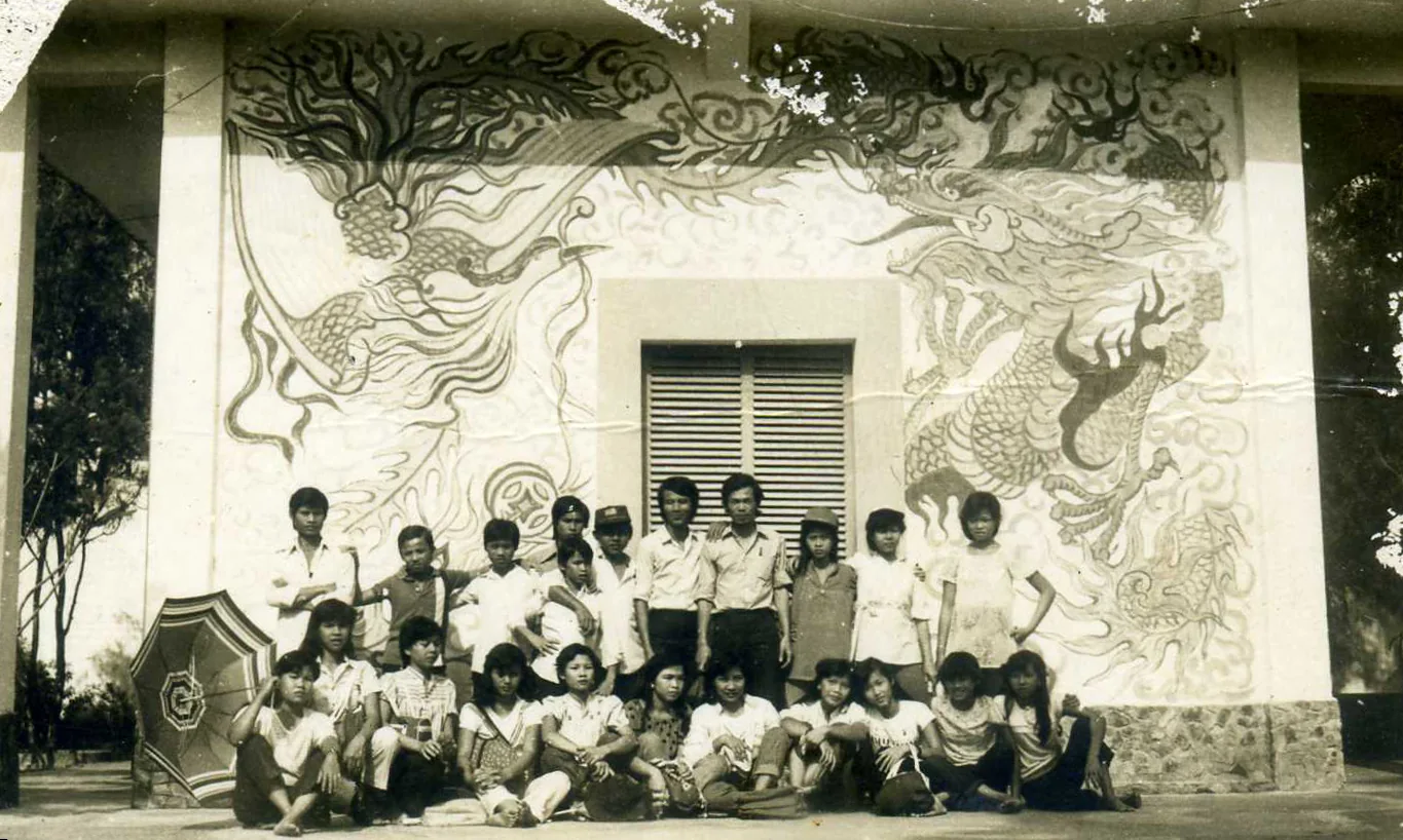 Những thế hệ đi trước
